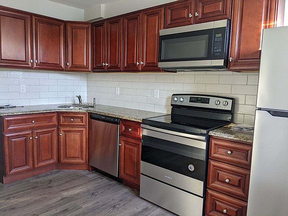 2nd image of 51 Dongan Ave Floor 1