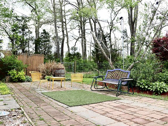 3rd image of 1874 Welch Rd