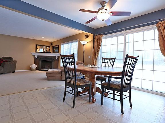 5th image of 832 Bannerwood Dr