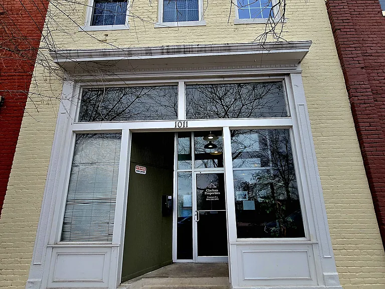 917 W Marshall St #113 — Photo 1