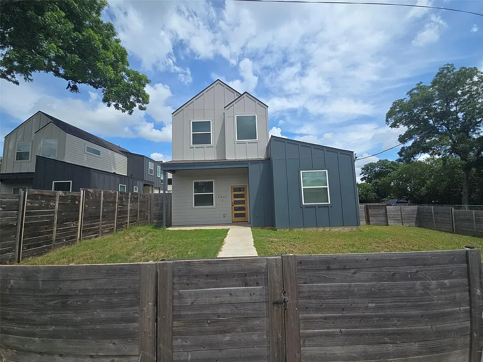 7601 Carver Ave #1