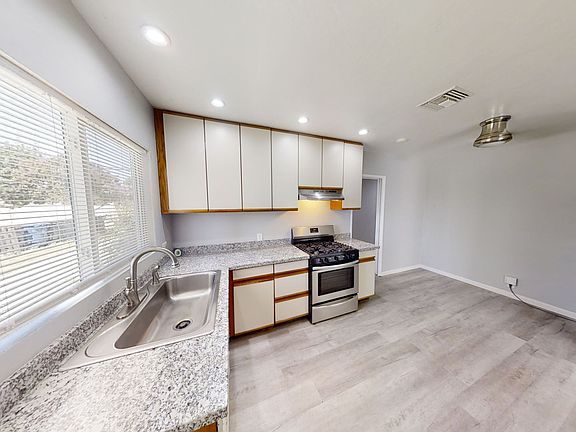 5th image of 11121 Richmont Rd #11121