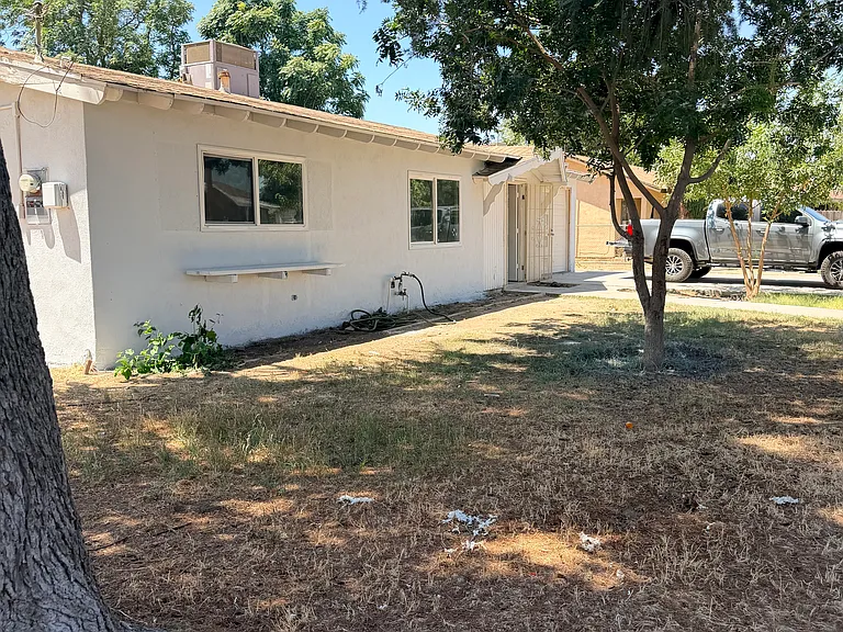 757 Mayer Ln — Photo 2