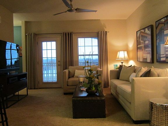 Large Living Room with Patio Walkout