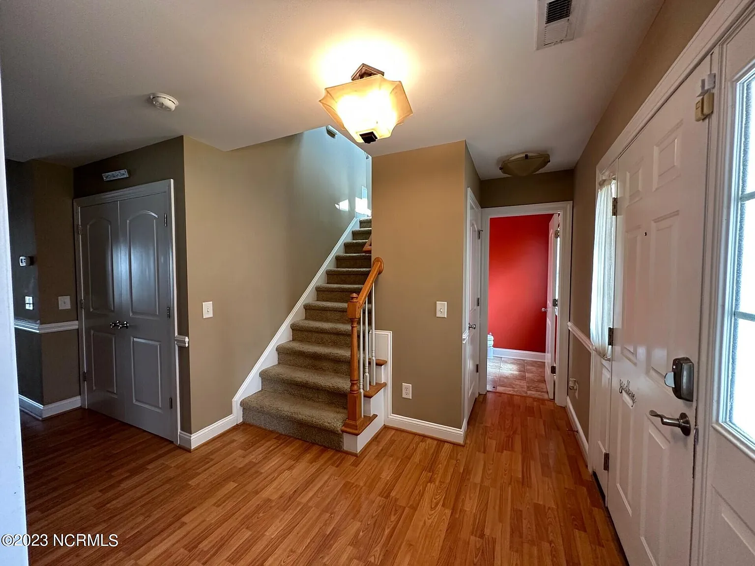 3 bed, 2.5 bath, 1587 sqft, $1,700 — Photo 4