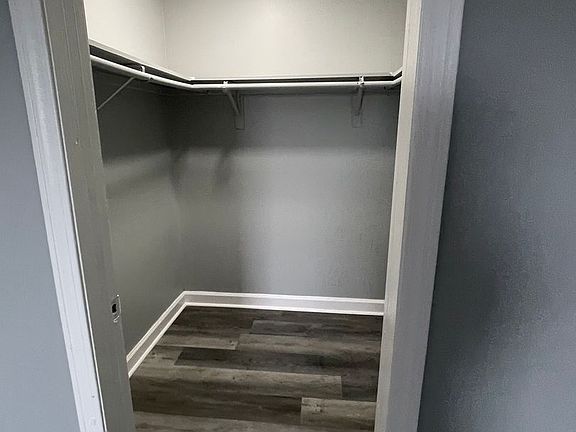 3rd image of 3004-3006 S Archer Ave S #3FW