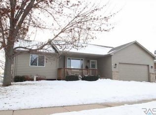 4913 E 3rd St, Sioux Falls, SD 57110