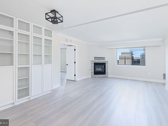 5th image of 1276 N Wayne St APT 908