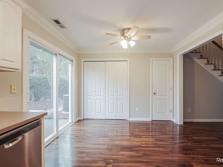 221 Amir Cir — Photo 8