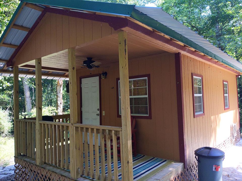 1st image of 670 SW Feather Ln