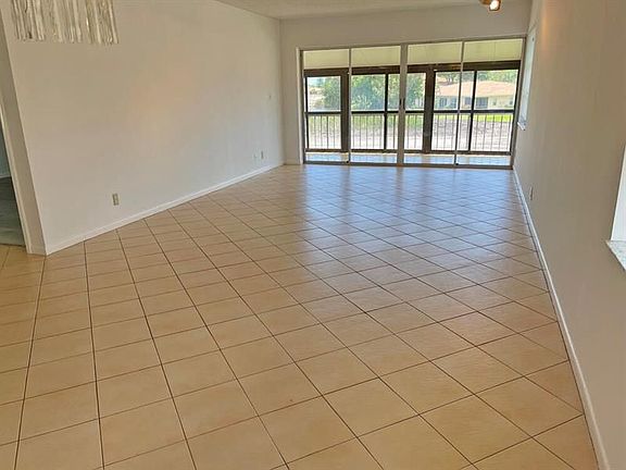 4th image of 13172 Lucinda Palm Ct APT D