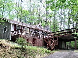 240 Sellersville Dr, East Stroudsburg, PA 18302
