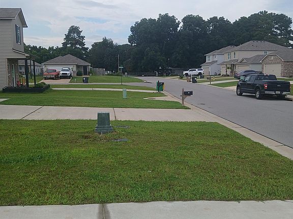 2nd image of 863 Lora Ln