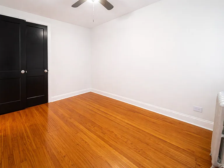 114 Clyde Ave — Photo 6