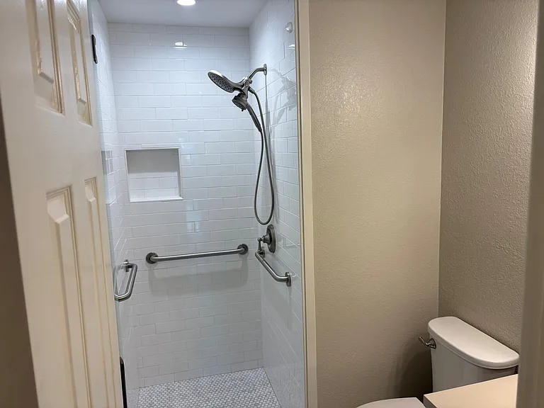 7504 Napier Trl — Photo 23