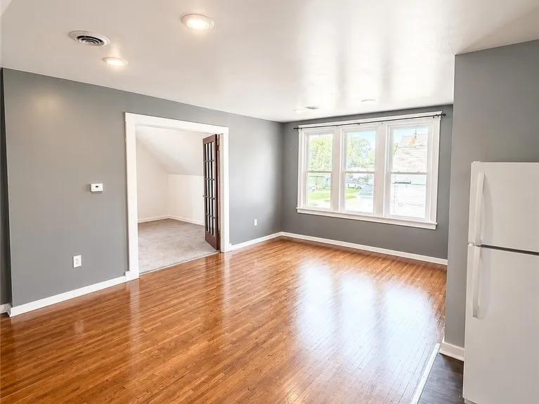 85 Klas Ave — Photo 7