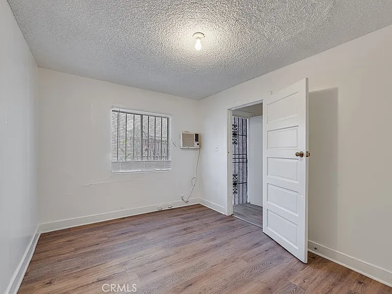 220 E Vernon Ave #1/2 — Photo 8