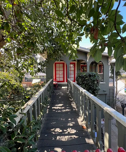 519 N Clementine St — Photo 2