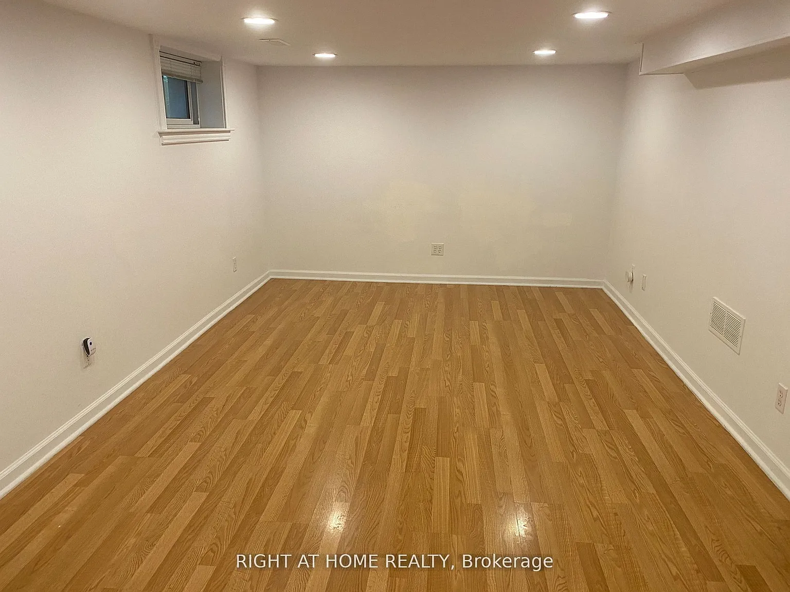 4 bed, $1,500 — Photo 2