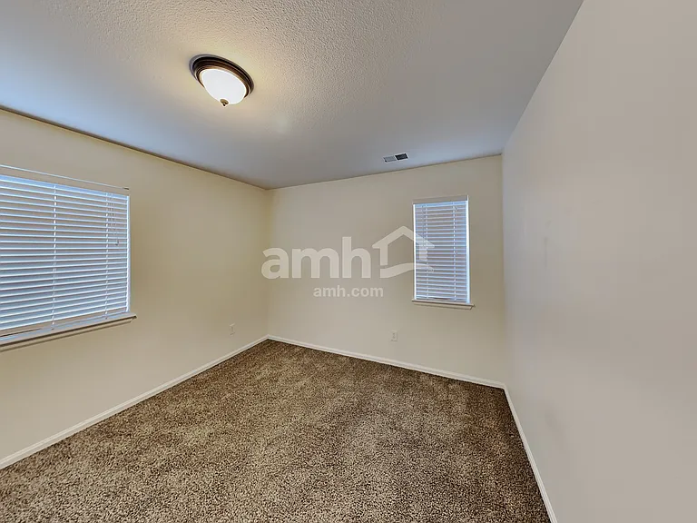 10031 Dillon Cir — Photo 13
