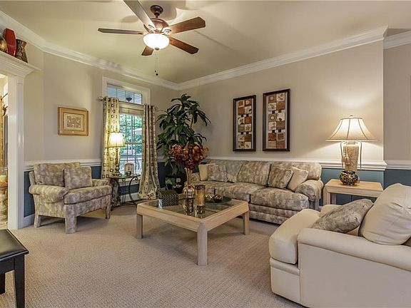 4th image of 304 Earl Dr