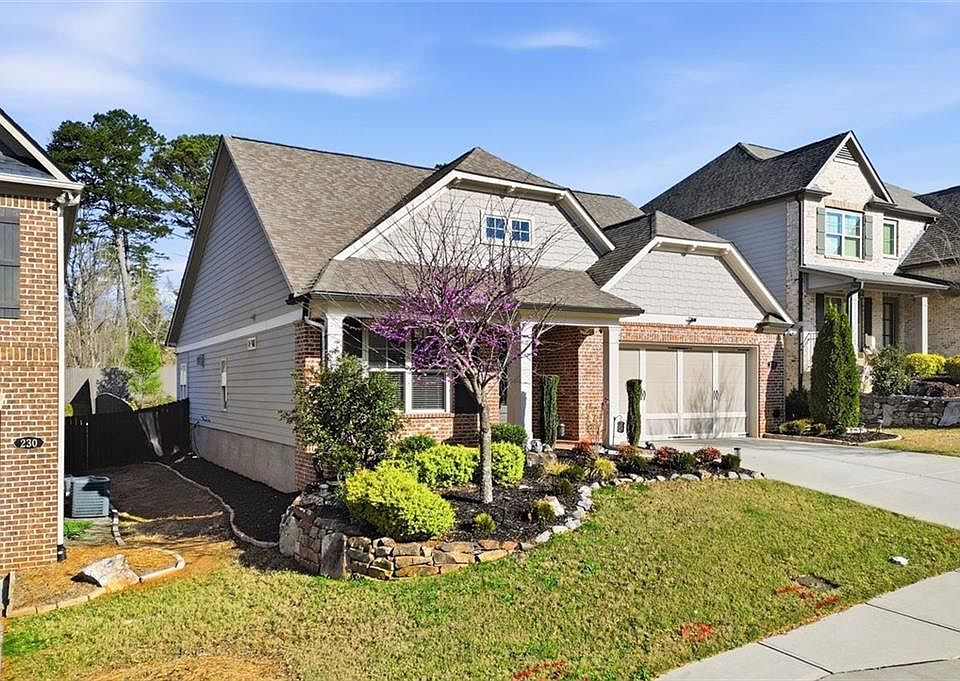 1st image of 240 Wildcat Ridge Dr
