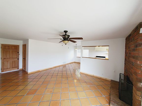 3rd image of 2344 Jardin Dr
