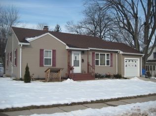 338 Badger Dr, Baraboo, WI 53913