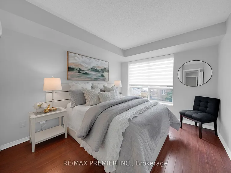 51 Baffin Ct #220 — Photo 31