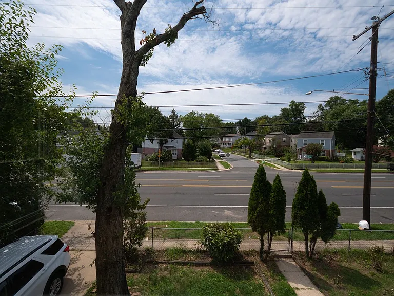1012 E West Hwy — Photo 2