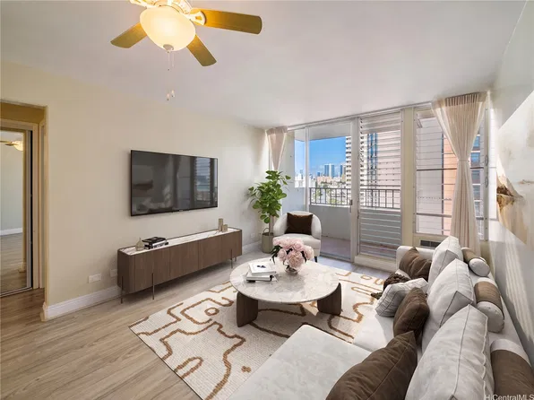796 Isenberg St APT 8C, Honolulu, HI 96826