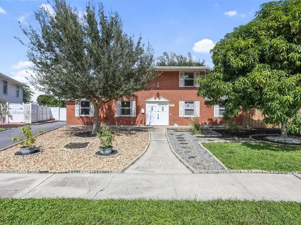 917 Orange Dr, Lake Park, FL 33403