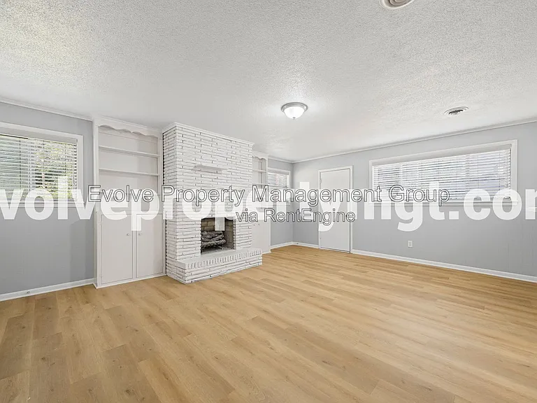 995 Avon Rd — Photo 12