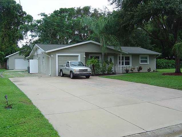 1st image of 204 Palm Ave E