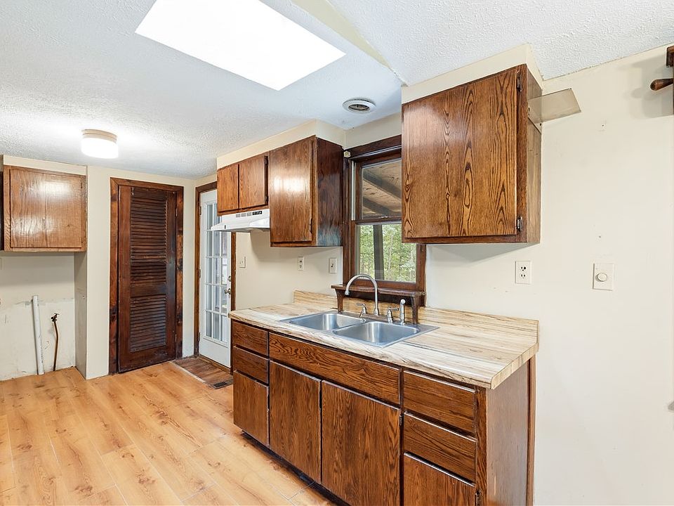 10th image of 6676 Kelleman Rd