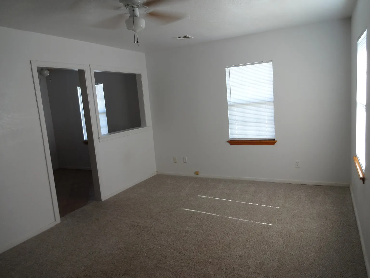 2 bed, 901 sqft, $1,075 — Photo 3