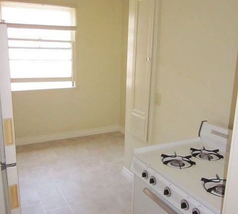 3rd image of 2409 Cedar Ave APT 7