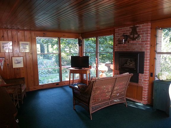 3 season porch with fireplac