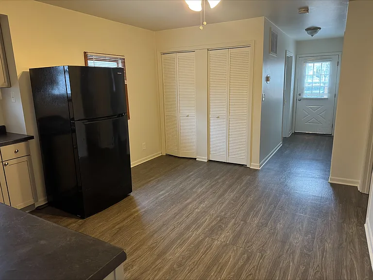 607 Armstrong St #1/2 — Photo 15
