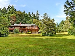 10699 Hart Ln NE, Bainbridge Island, WA 98110