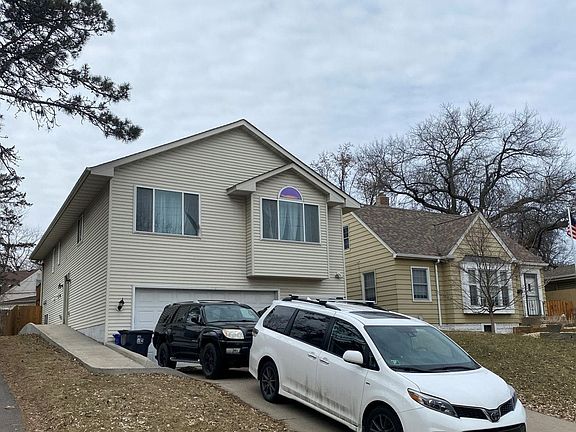 3rd image of 725 Parkway Dr