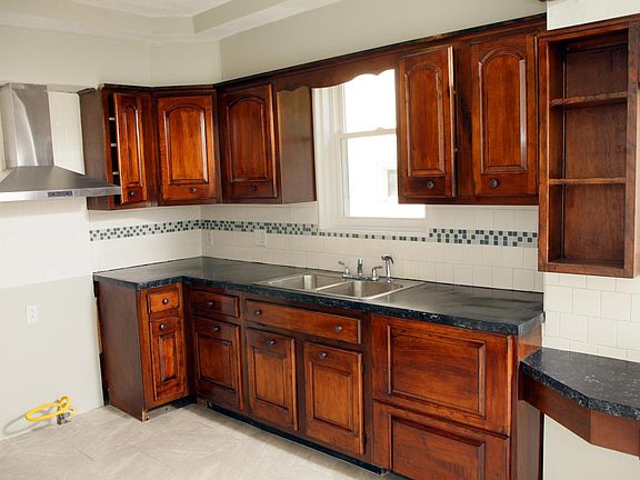 3rd image of 1507 Ridgeway Pl NW