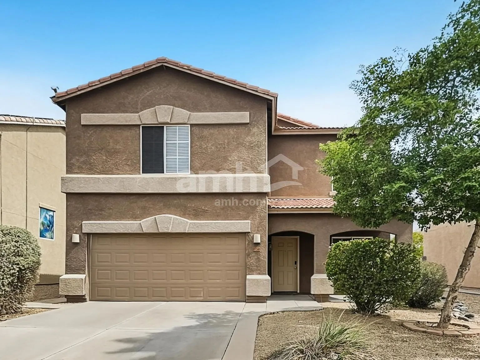 4 bed, 2.5 bath, 2220 sqft, $2,085 — Photo 1