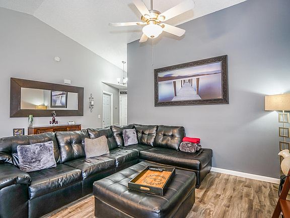 2nd image of 34 Peachtree Pl