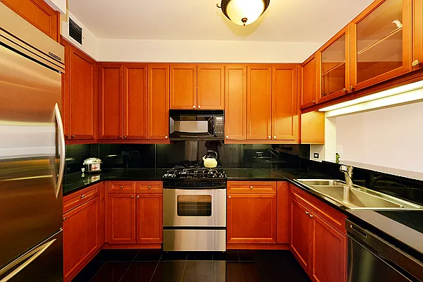 Sold by Nest Seekers International | media 4