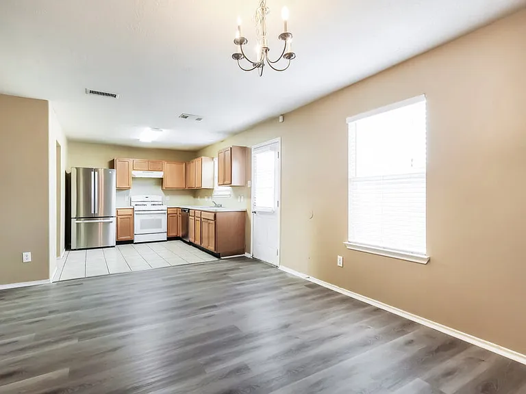 21211 Linden House Ct — Photo 8