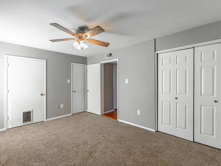 900 Mountain Creek Rd #J131 — Photo 14