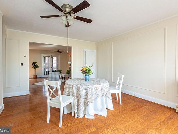 5th image of 3633 Elkader Rd
