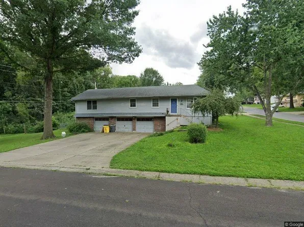 4100 S Coventry Dr, Independence, MO 64055