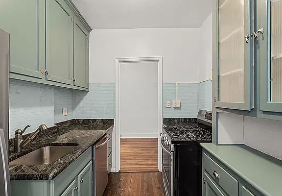 4th image of 3875 Waldo Ave APT 10L